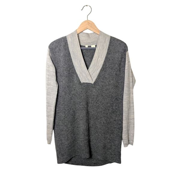 Anthropologie Moth Boucle Alpaca Wool Grey V Neck Pullover Sweater Size XS Hygge - Picture 1 of 12